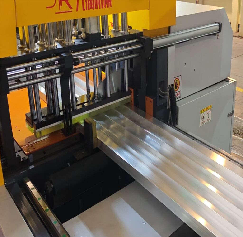 Jiurun Aluminum Cutter Multi-Layer Physical Protection with interlocking doors and emergency brake