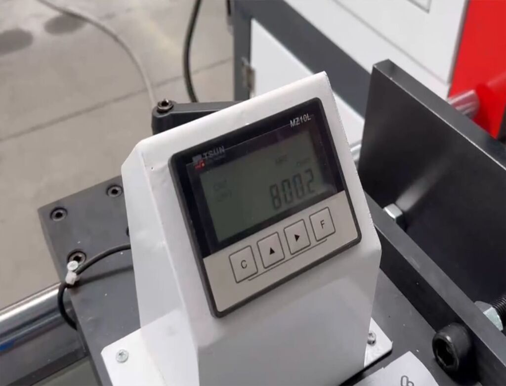 Jiurun Aluminum Cutting Machine dual-servo feeding technology with ±0.01mm precision