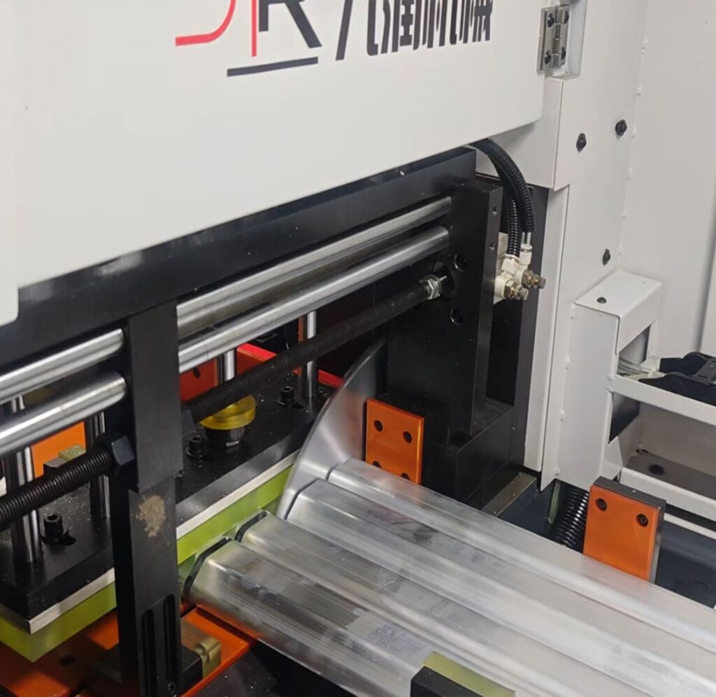 Jiurun Automatic Tool Change system switches blades in 8 seconds with wear data monitoring