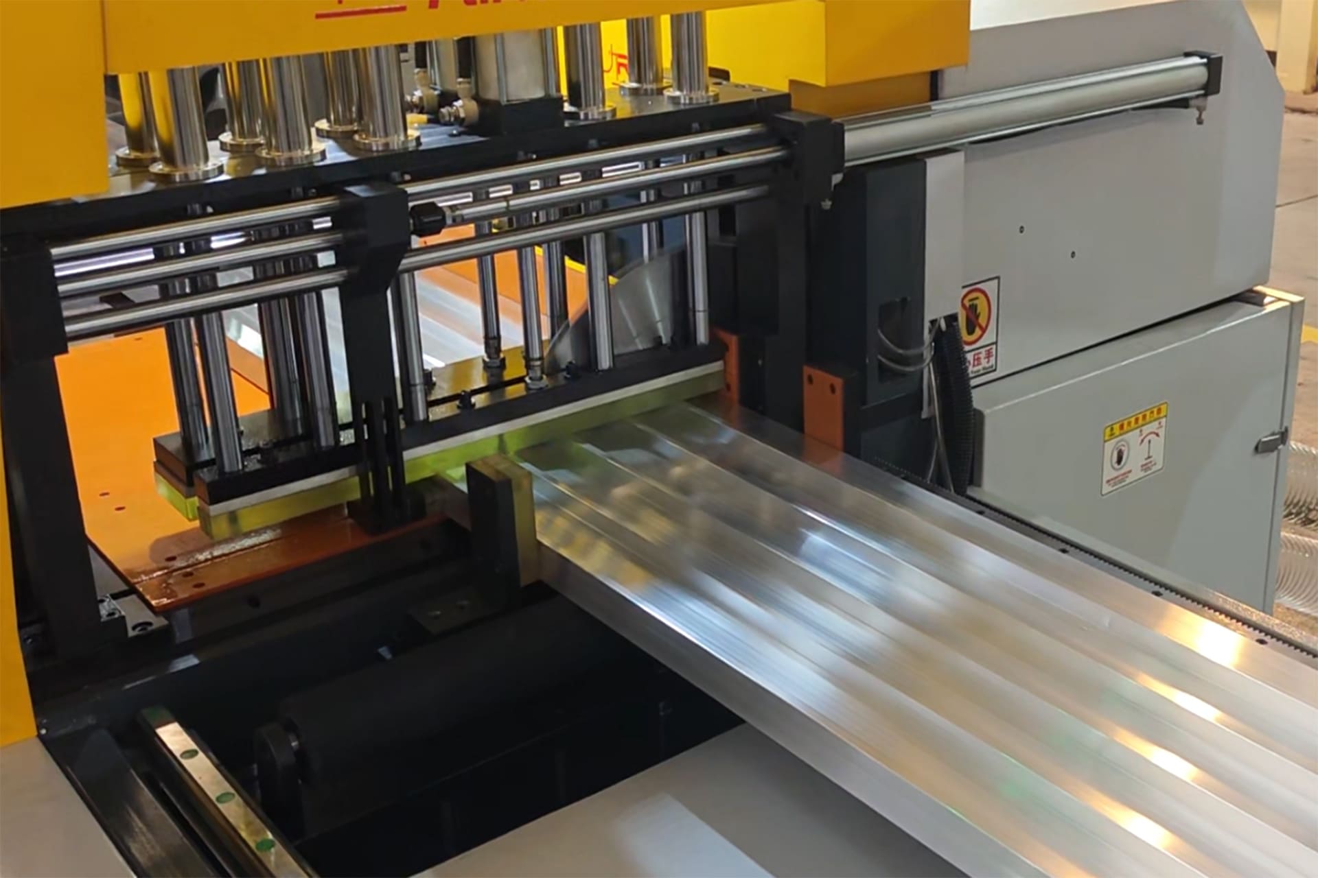 High-Efficiency Cutting Output