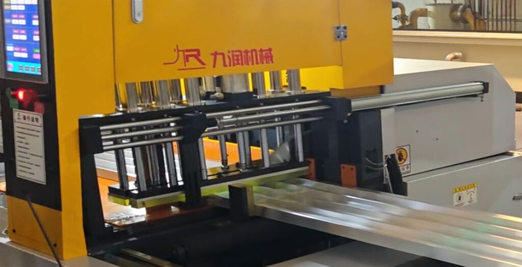 九润铝材切割机可无缝适配从1050-H14到7075-T6的多种合金。